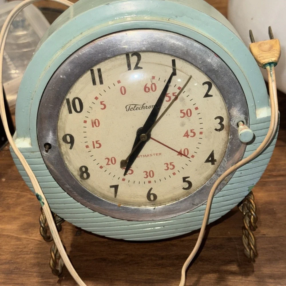 1940s Telechron Minitmaster 2H17 Art Deco Mid Century Modern Wall Kitchen Clock